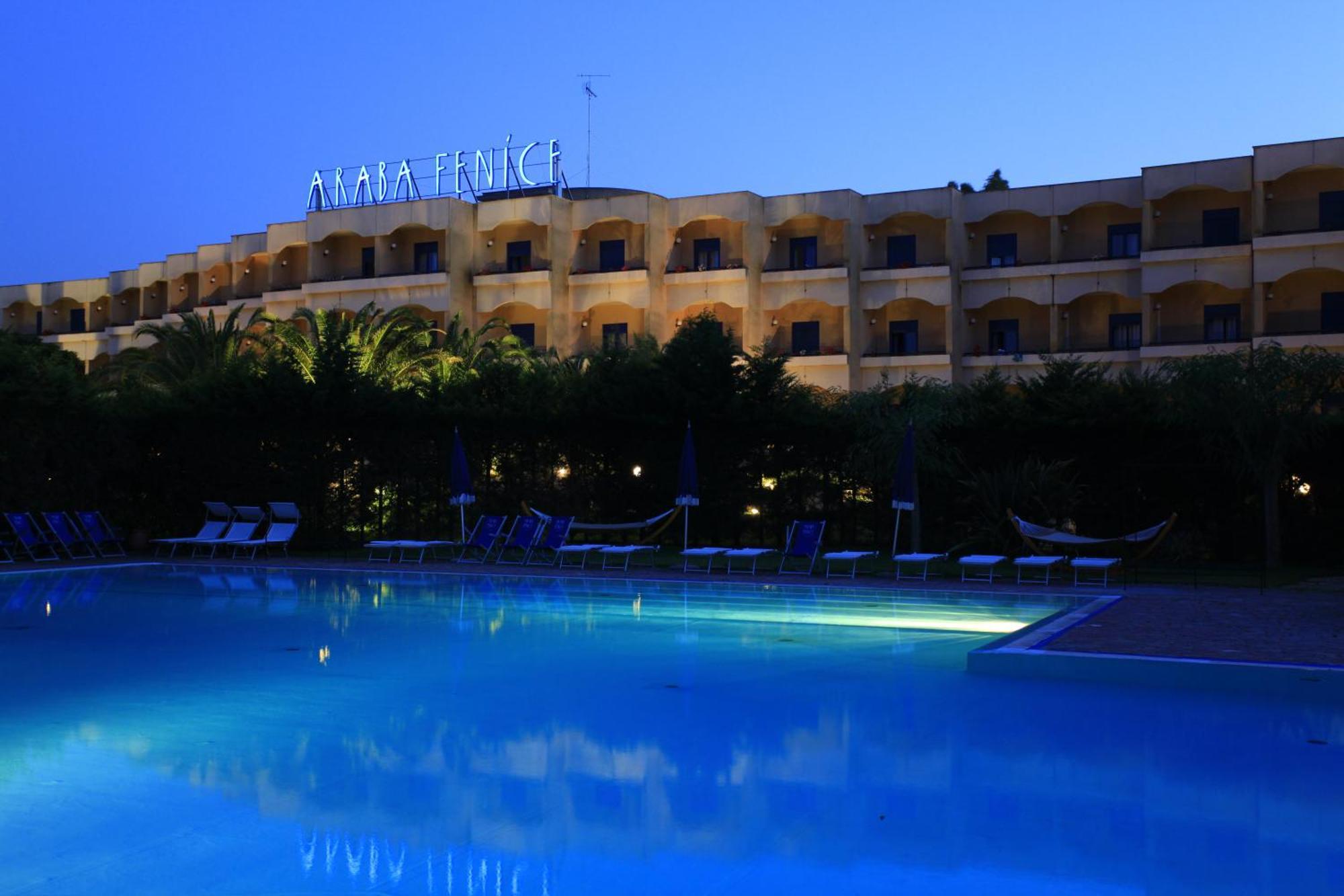 Araba Fenice Village Torre dell'Orso Exterior foto